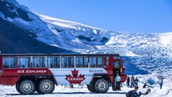 XL Canada Athabasca Glacier People