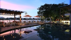 XL Thailand Hotel Riva Surya Bangkok POOL SUNSET