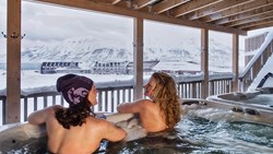Xl Svalbard Longyearbyen Radisson Blue Polar Hotel Outdoor Hot Tubs