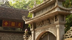 Xl Vietnam Hanoi Ancient Temple
