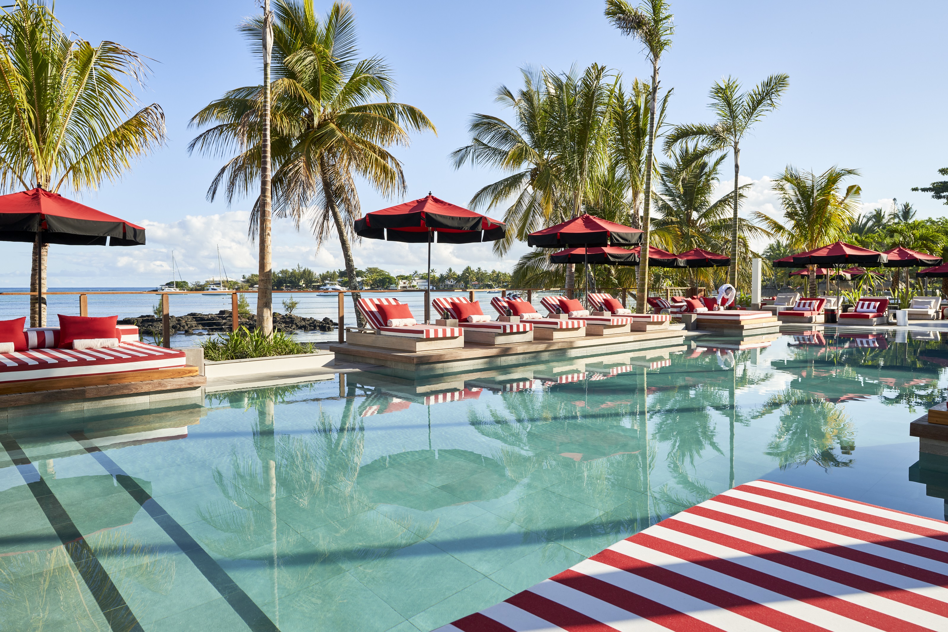 XL Mauritius LUX Grand Baie BR Beachpool Hero
