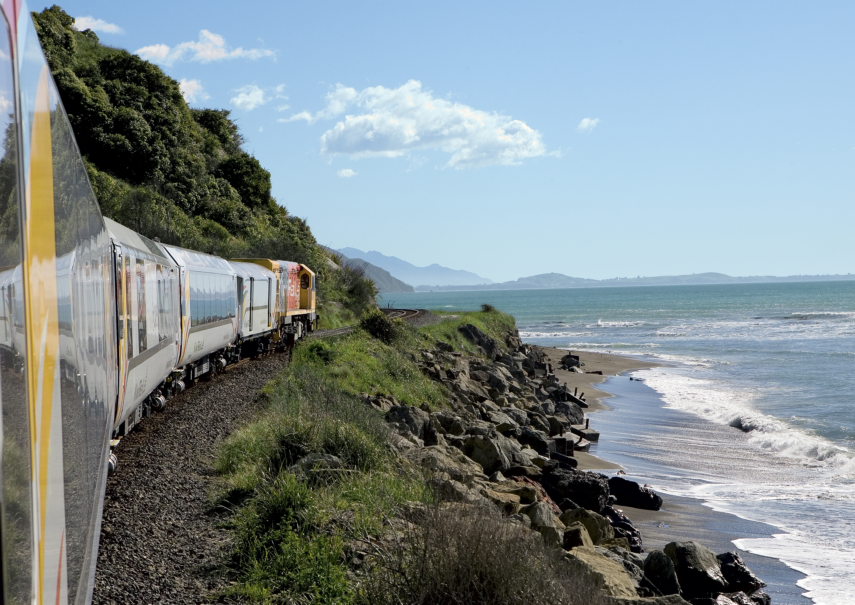 Xl New Zealand Coastal Pacific Train Coast Ocean