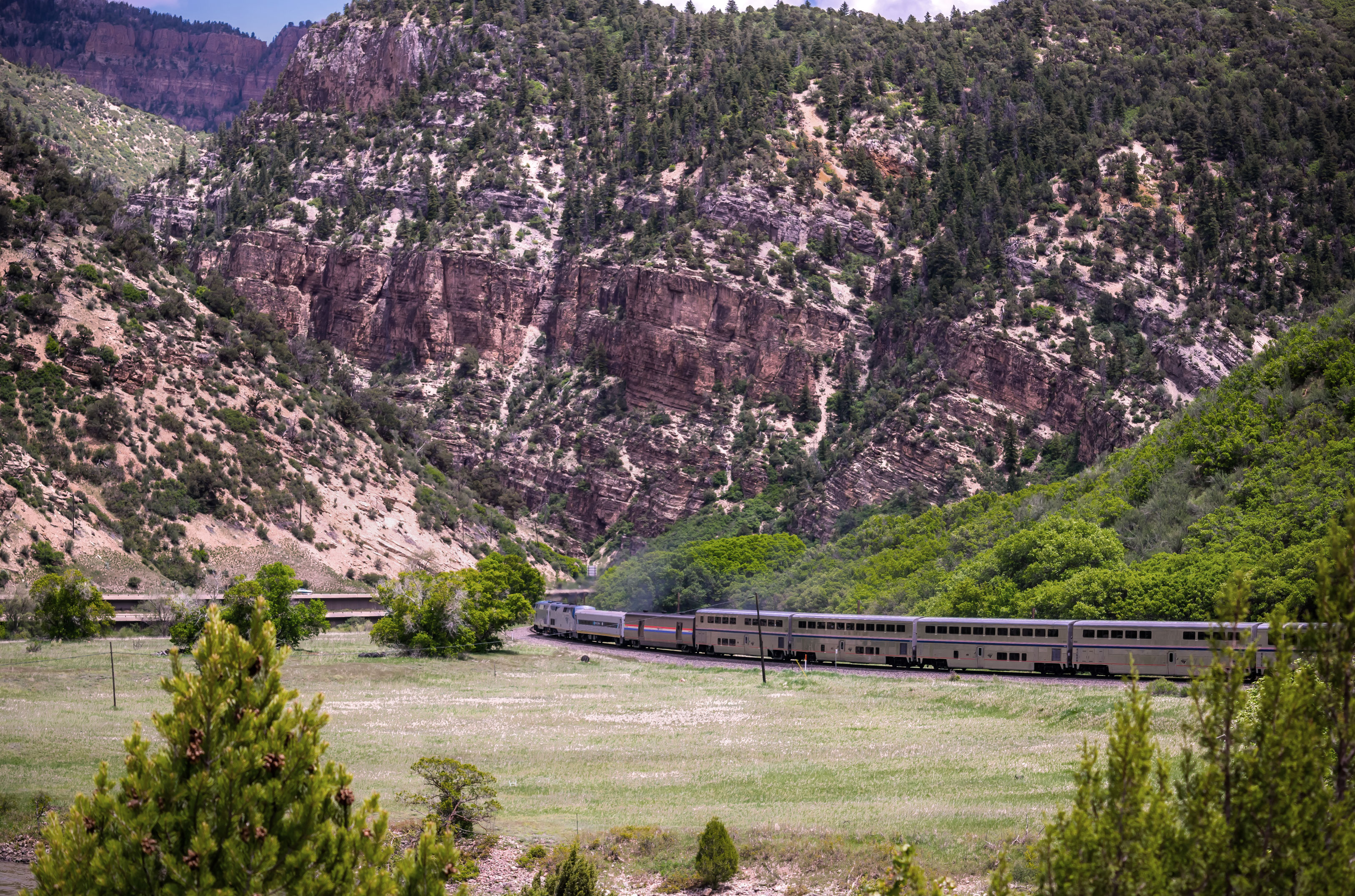 Xl Usa Amtrak Train Rocky Mountains The Rockies Mountains