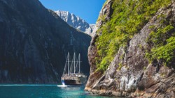 XL New Zealand Fiordland Milford Sound Navigator Scenic3