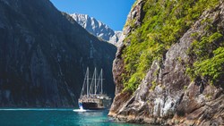 XL New Zealand Fiordland Milford Sound Navigator Scenic3