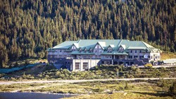 XL Canada Alberta Hotel Glacier View Lodge Exteriour Day