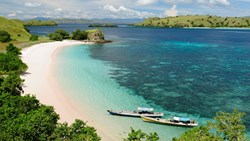 XL Indonesia Komodo Beach