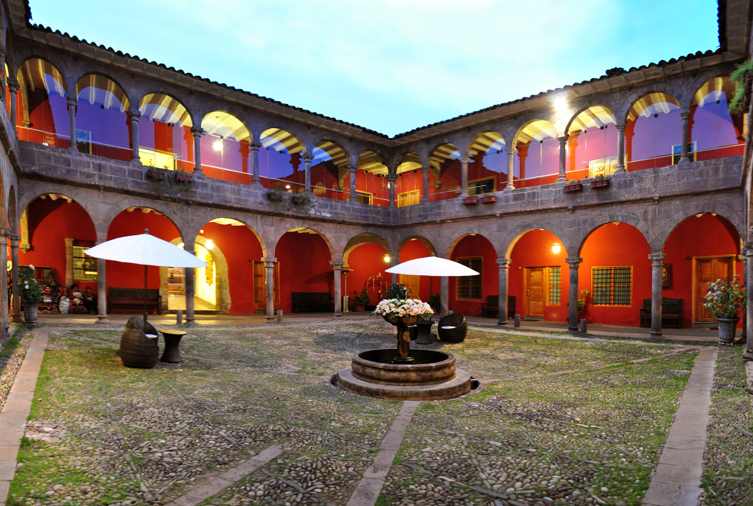 XL Peru Cuzco Costa Del Sol Ramada Yard Garden