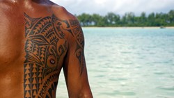 XL Cook Islands Rarotonga Man Polynesian Tattoos Muri Lagoon