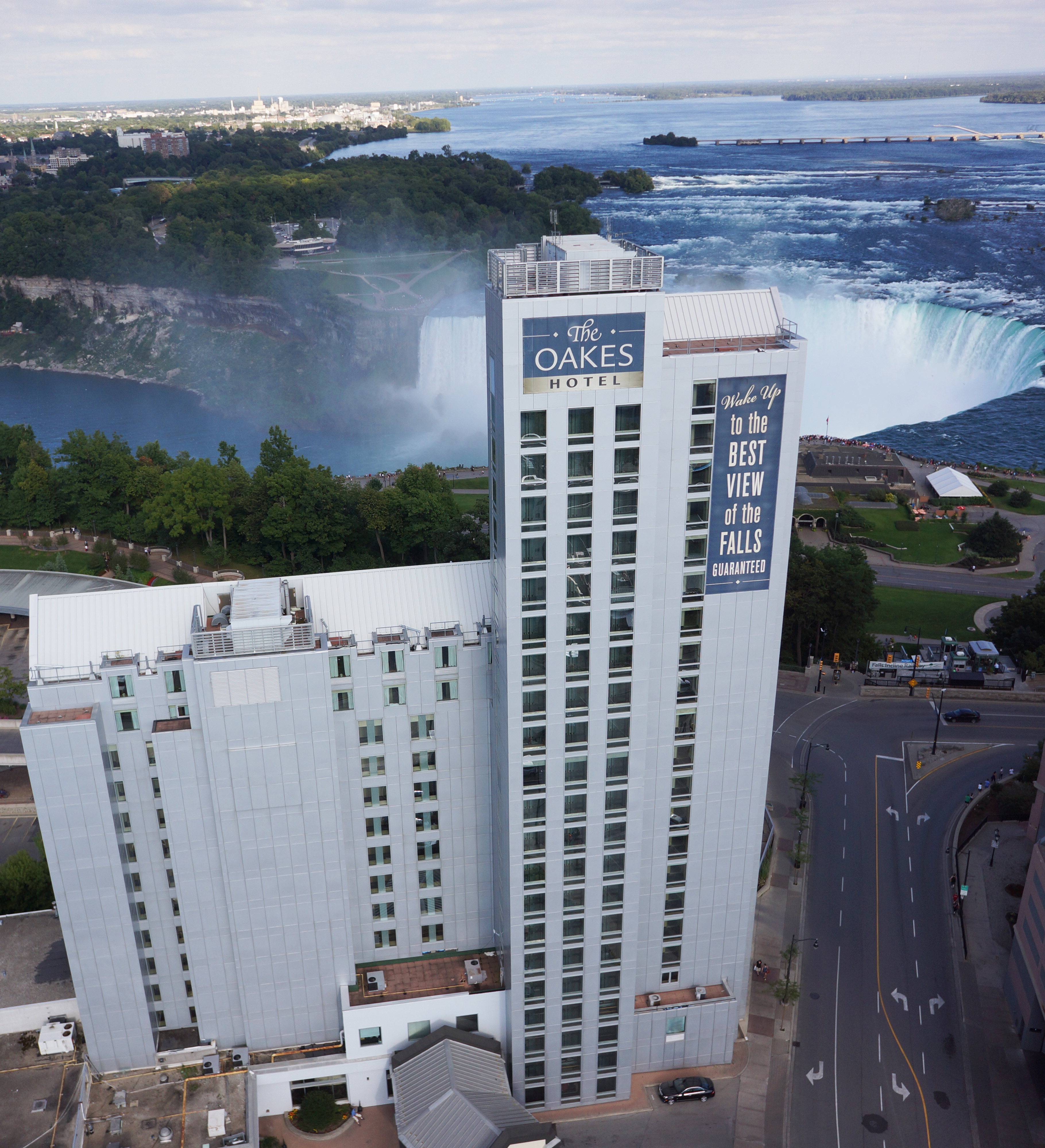Xl Canada Niagara The Oakes Hotel Aerial View Hotel Waterfall
