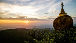 XL Burma Golkden Rock View (1)