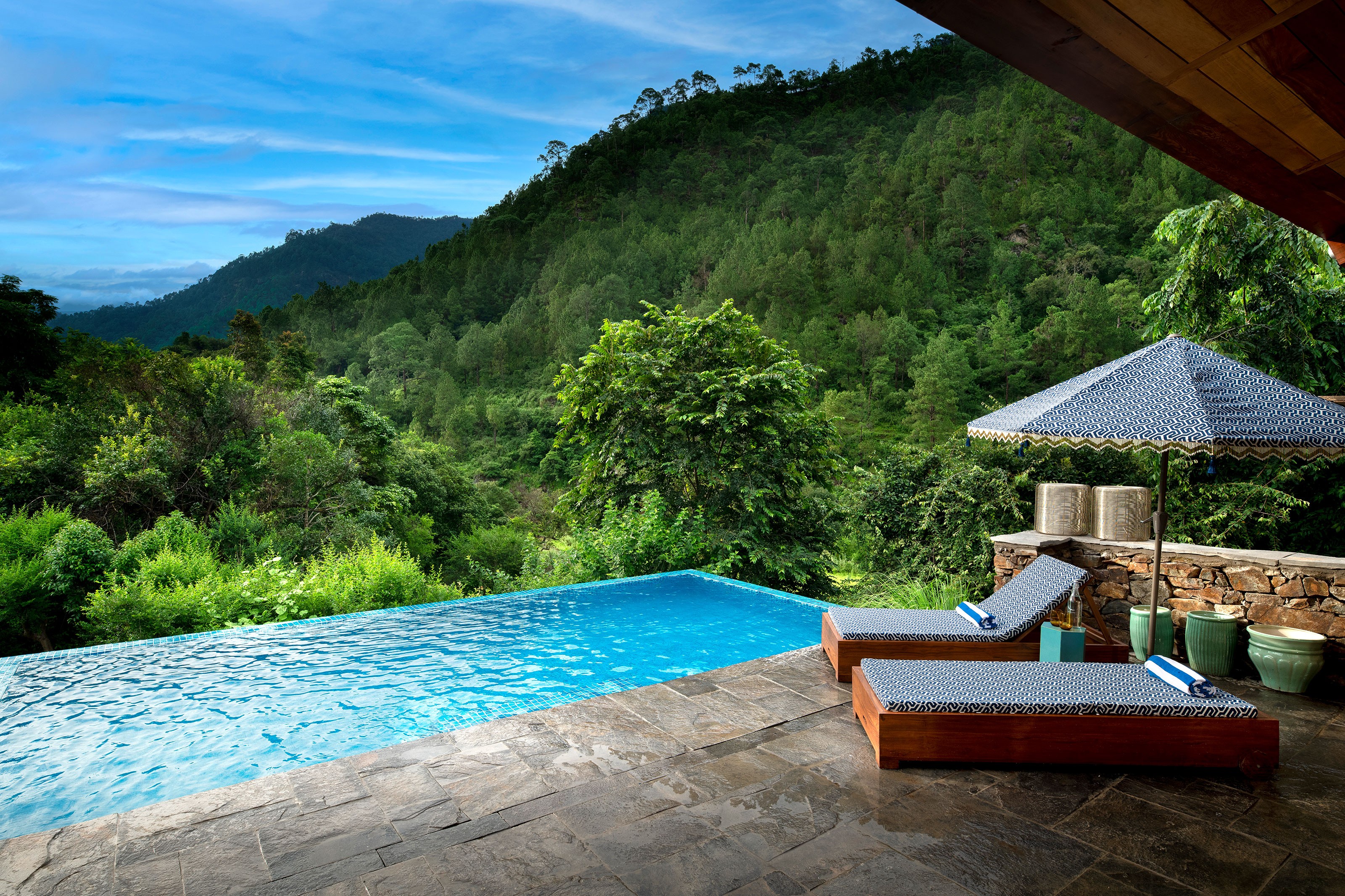 XL Bhutan Andbeyond Punakha River Lodge Family Suite Pool