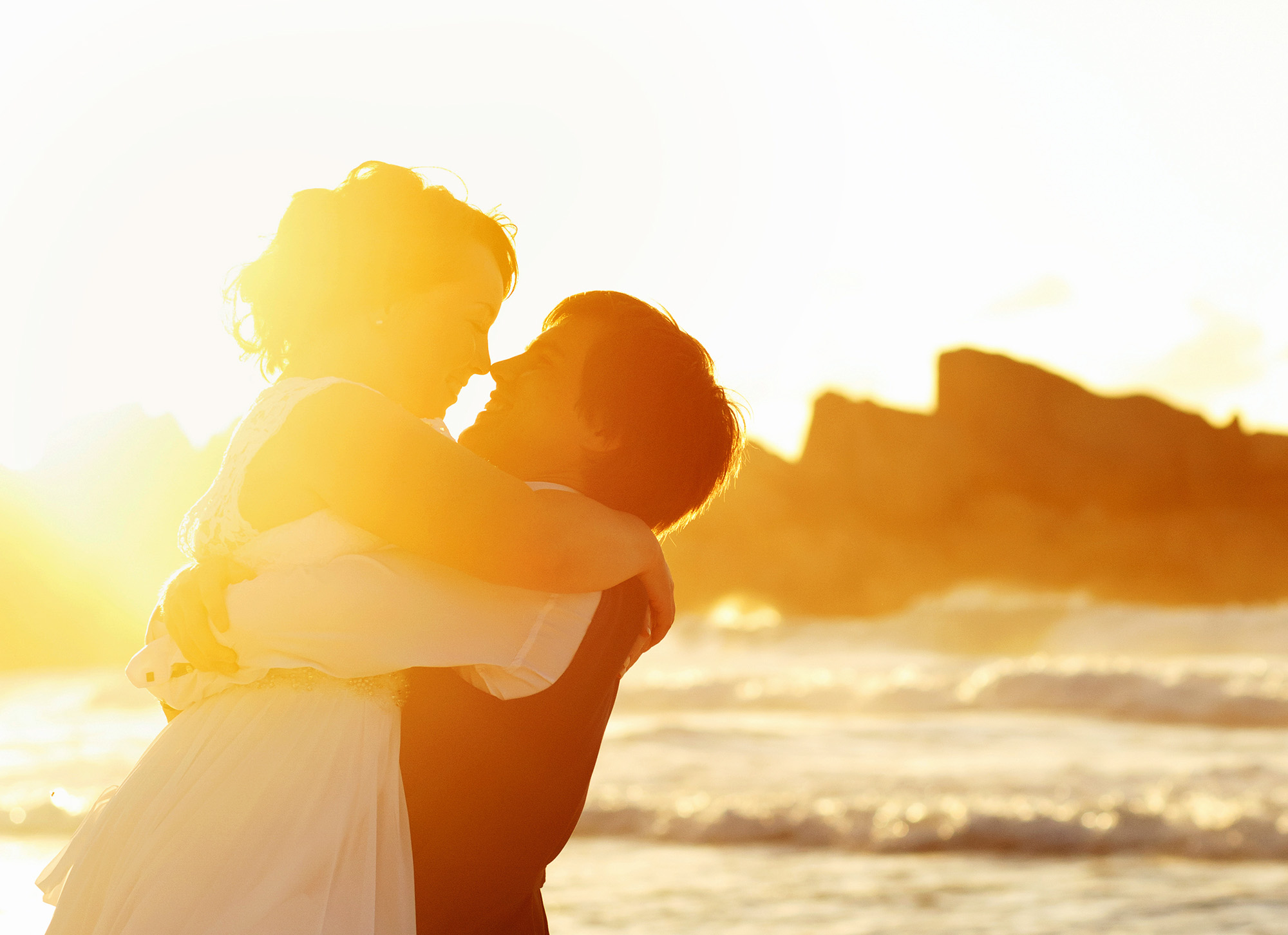 XL Seychelles La Digue Wedding Elegant Gorgeous Bride And Groom Hugging