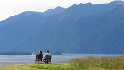 Xl New Zealand Hotel Fiordland Lodge Guest Chairs Looking Lake
