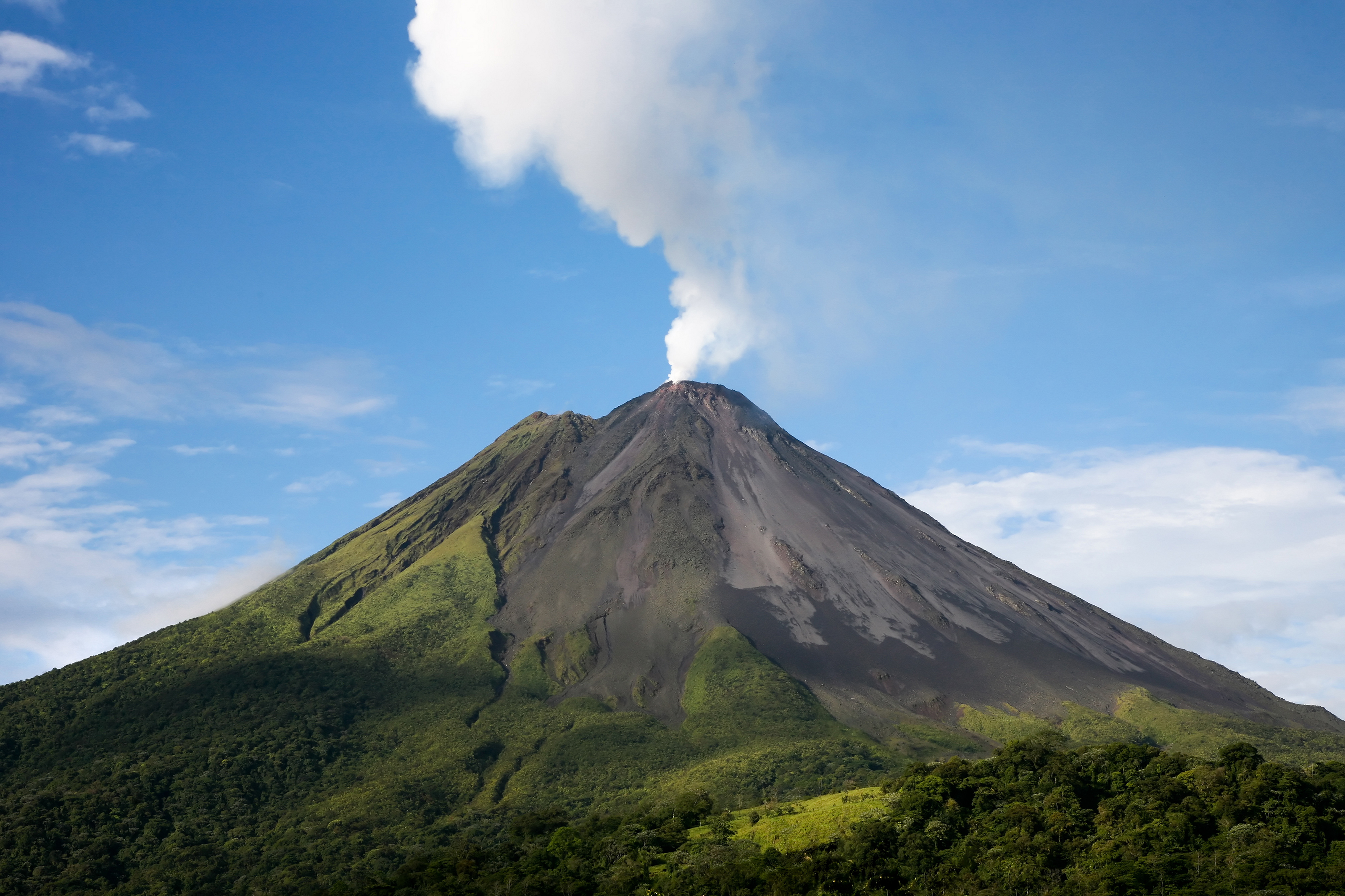 La Fortuna med vulkanen Arenal i baggrunden, Costa Rica