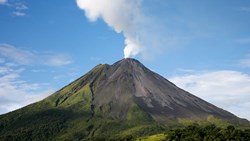 La Fortuna med vulkanen Arenal i baggrunden, Costa Rica