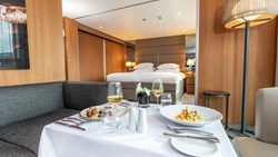XL Scenic In Suite Dining