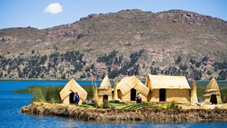 XL Peru Titicaca Lake Uros Floating Islands View Mountain