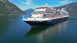 XL Cruise Holland America Line Rotterdam