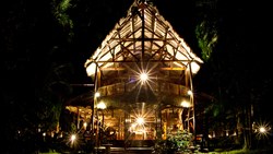 XL Peru Amazon Refugio Amazonas Hotel Night Evening Exterior