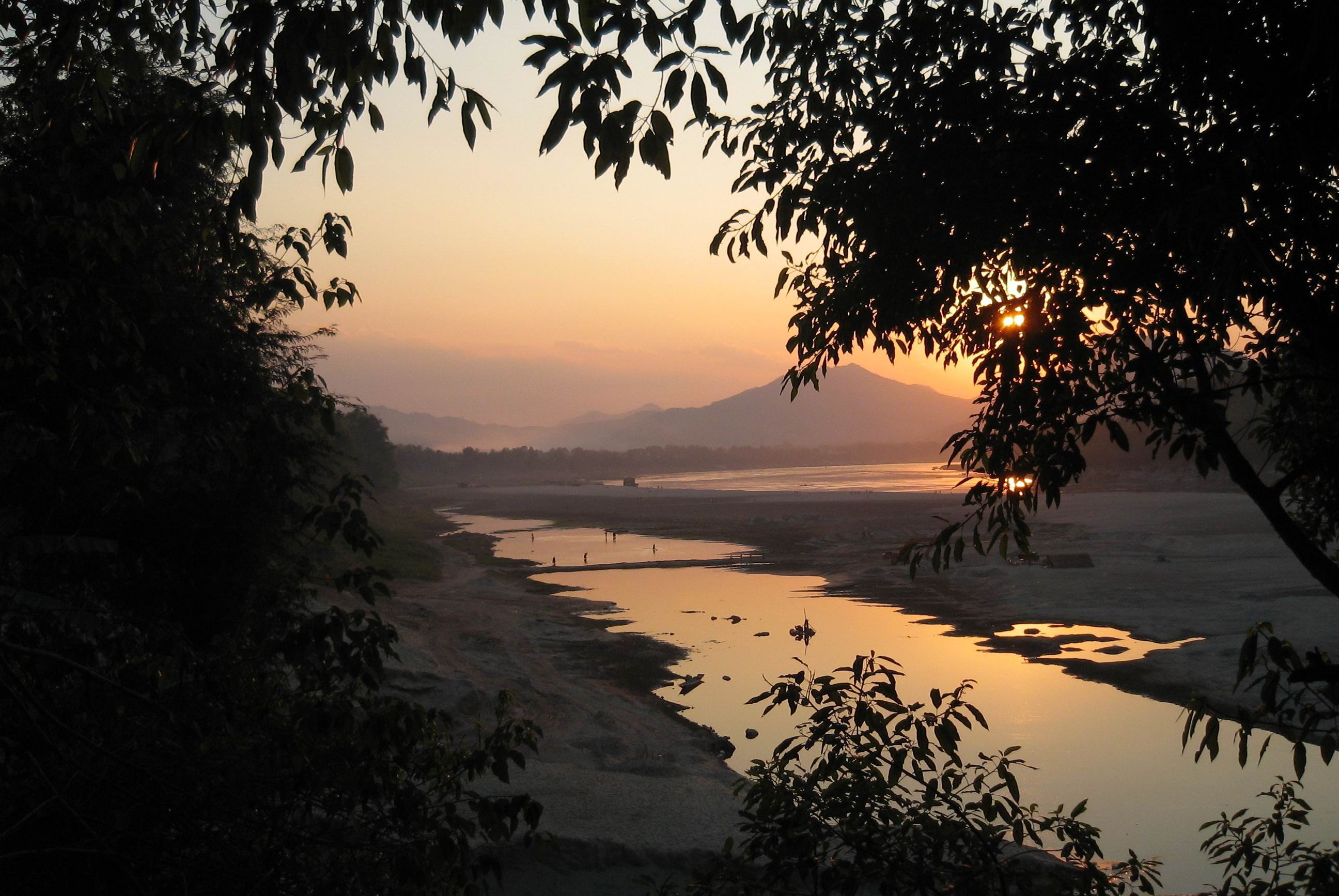 XL Laos Luang Prabang Kham River Sunset