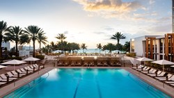 Xl Usa Miami Eden Roc Nobu Hotel Main Pool Sunrise