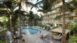 Xl Hawaii Hotel Courtyard By Marriott Waikiki Beach Oahu Pool Area