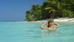 XL Maldives Woman Bathing Ocean Beach Hat