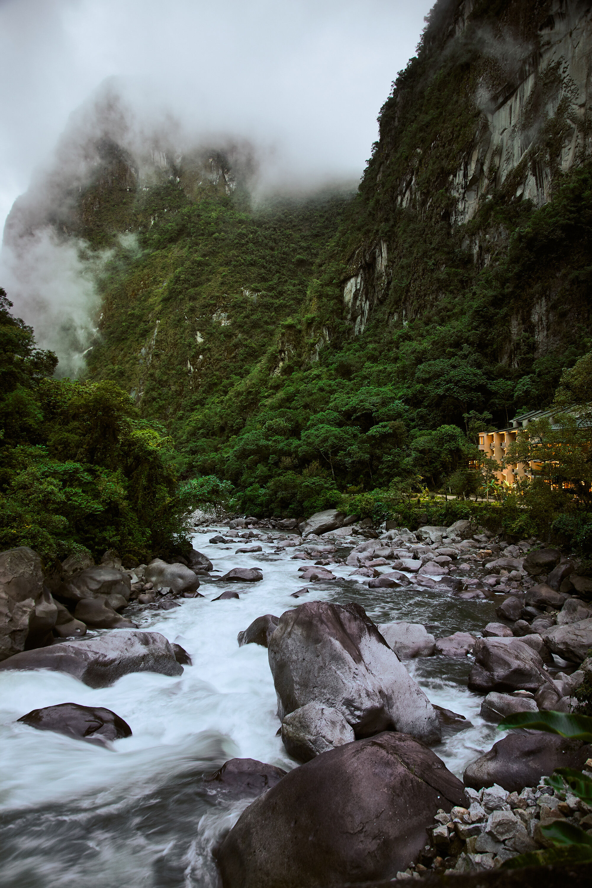 XL Peru Sumaq Machu Picchu Hotel Exterior River