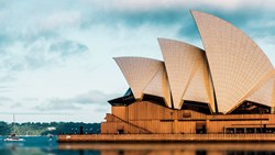 Xl Australia Sydney Operahouse Waterfront Day.jpg