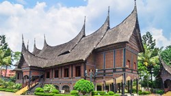 Xl Indonesia Padang Rumaha Gadang Traditional House