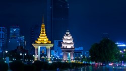 XL Phnom Penh by night