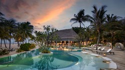 XL Maldives Six Senses Kanuhura Sip & Sand Pool Exterior