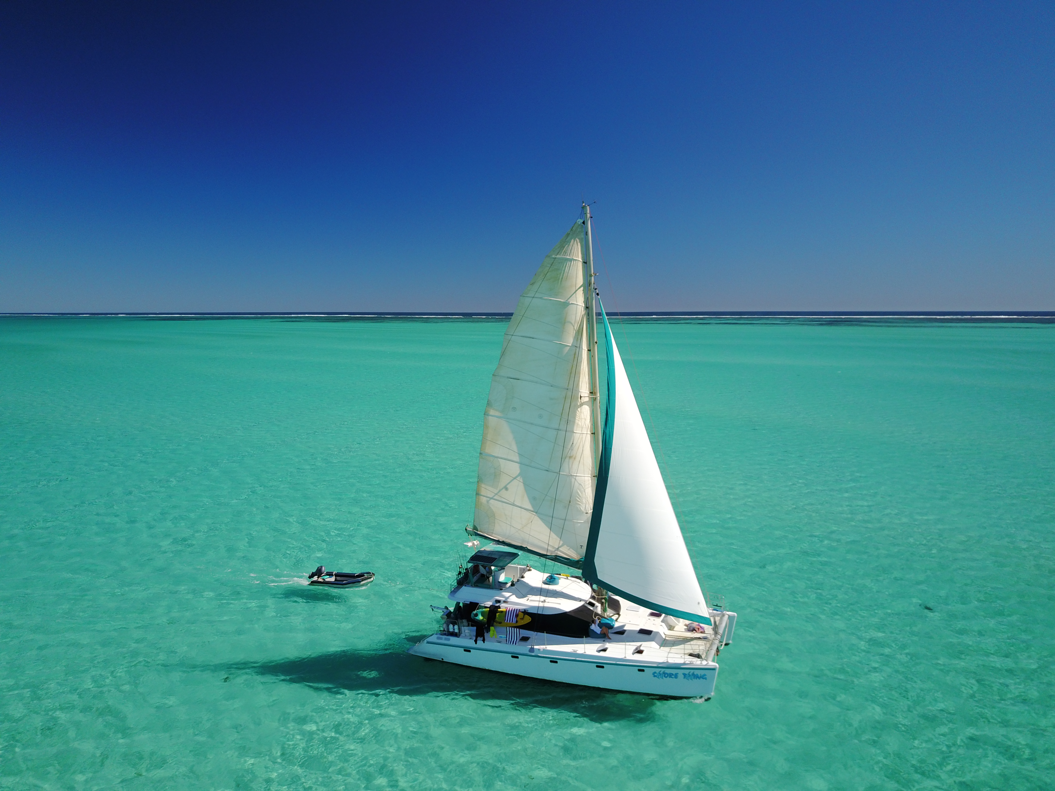 Xl Australia Ningaloo Reef Shore Thing Catamaran Clear Waters Aerial