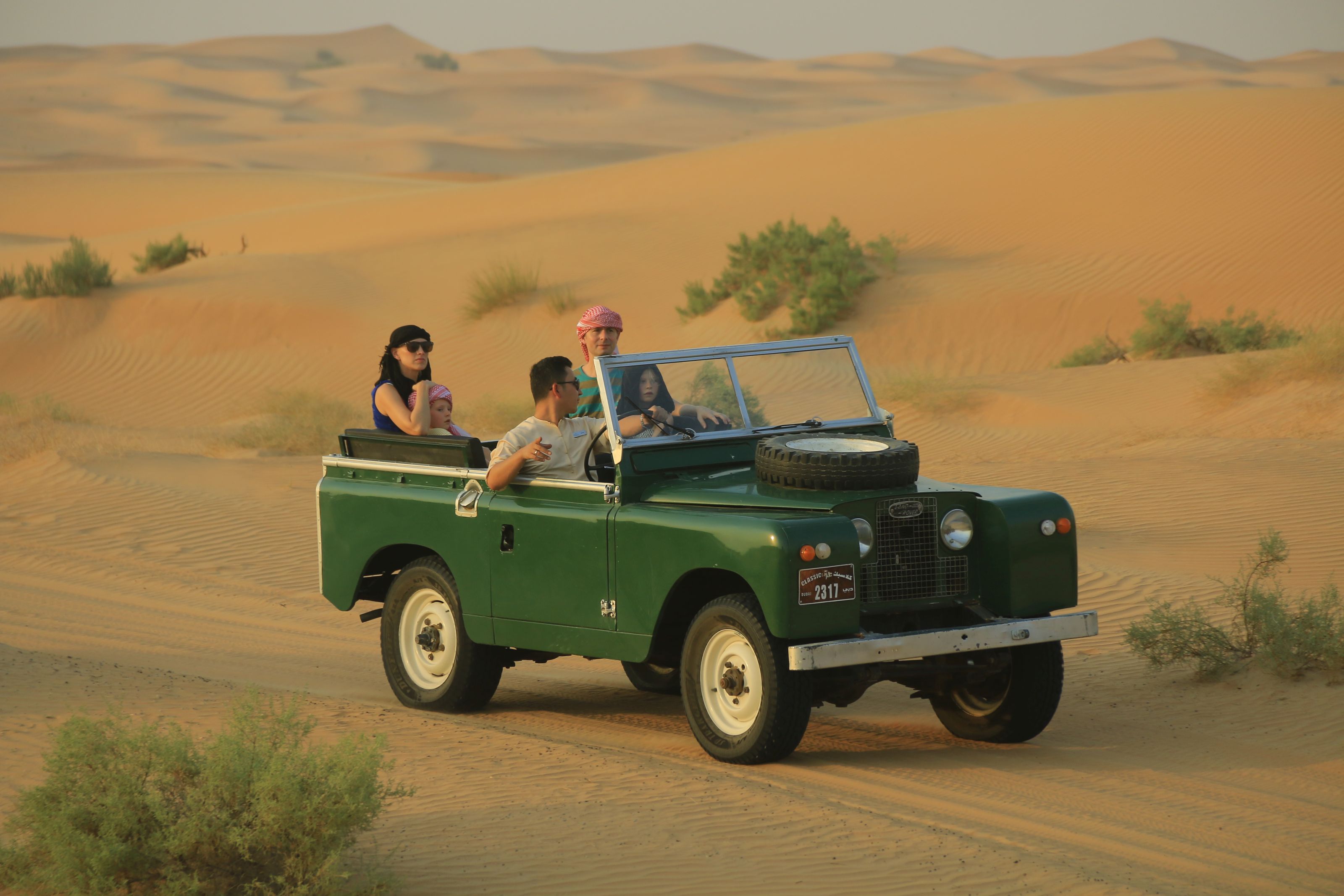 XL Dubai Heritage Vintage Desert Safari Jeep Per Storm