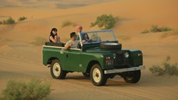 XL Dubai Heritage Vintage Desert Safari Jeep Per Storm