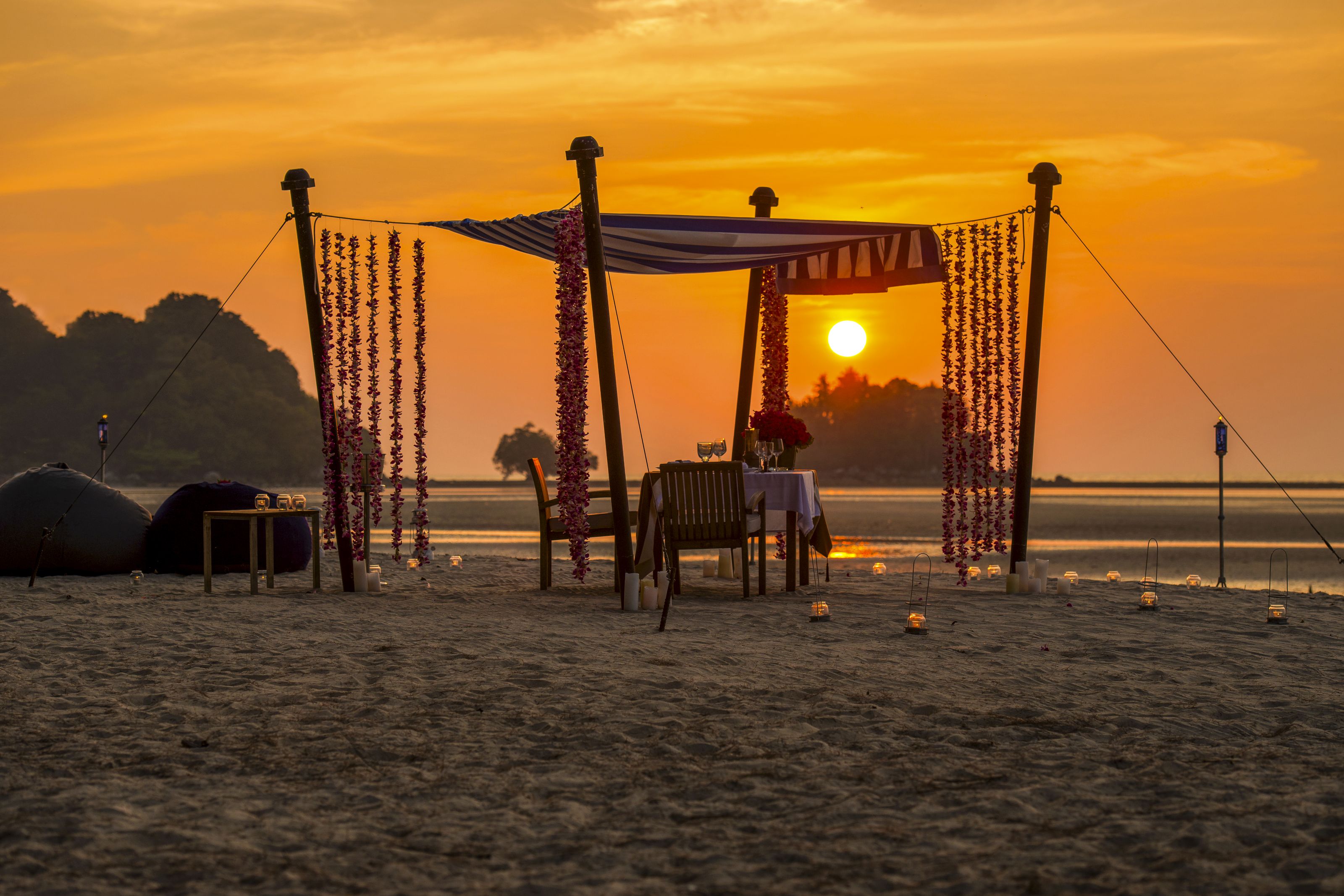 Xl Thailand Phuket The Slate Romantic Dinner Beach Sunset