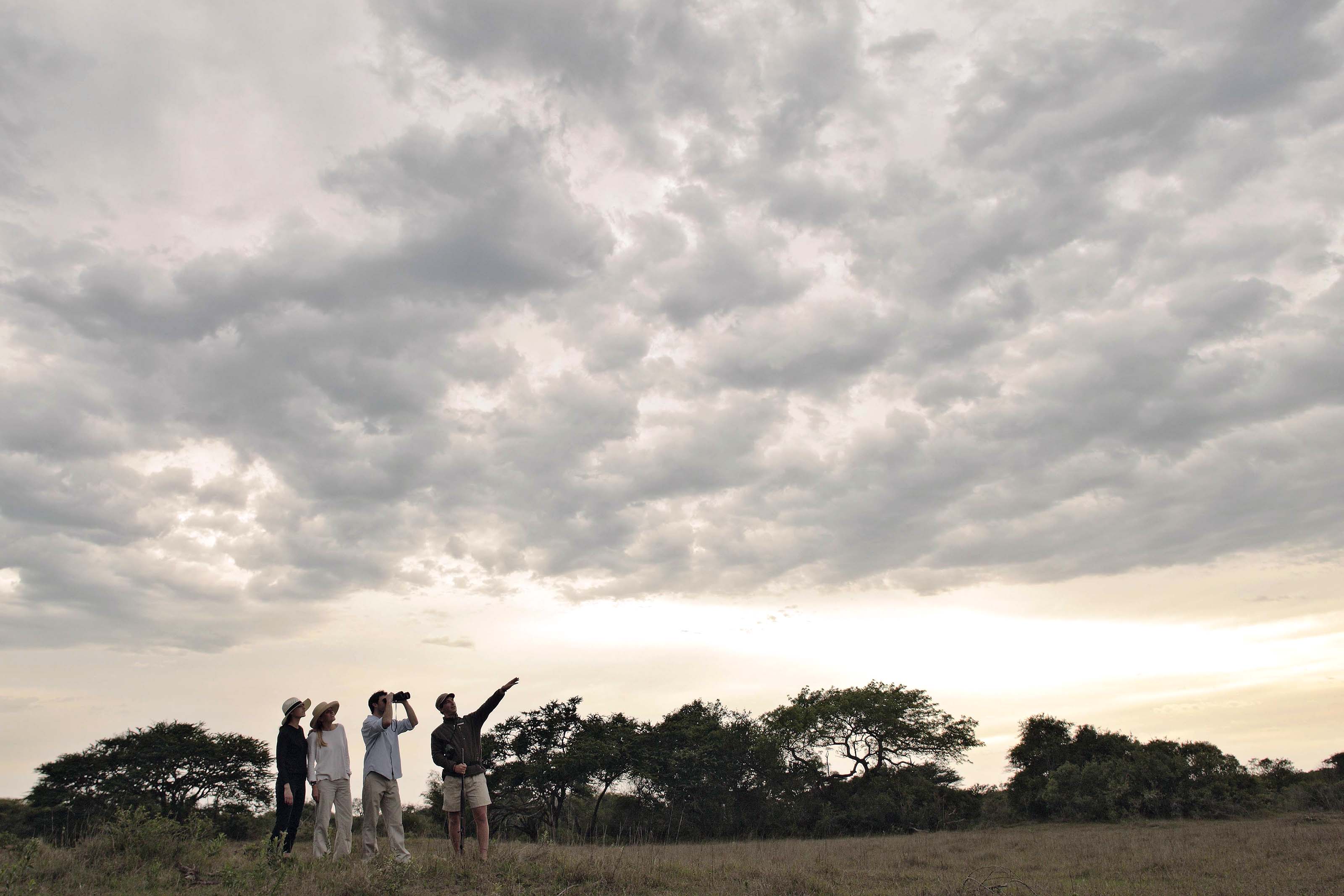 XL Southafrica &Beyond Phinda Forest Walking People