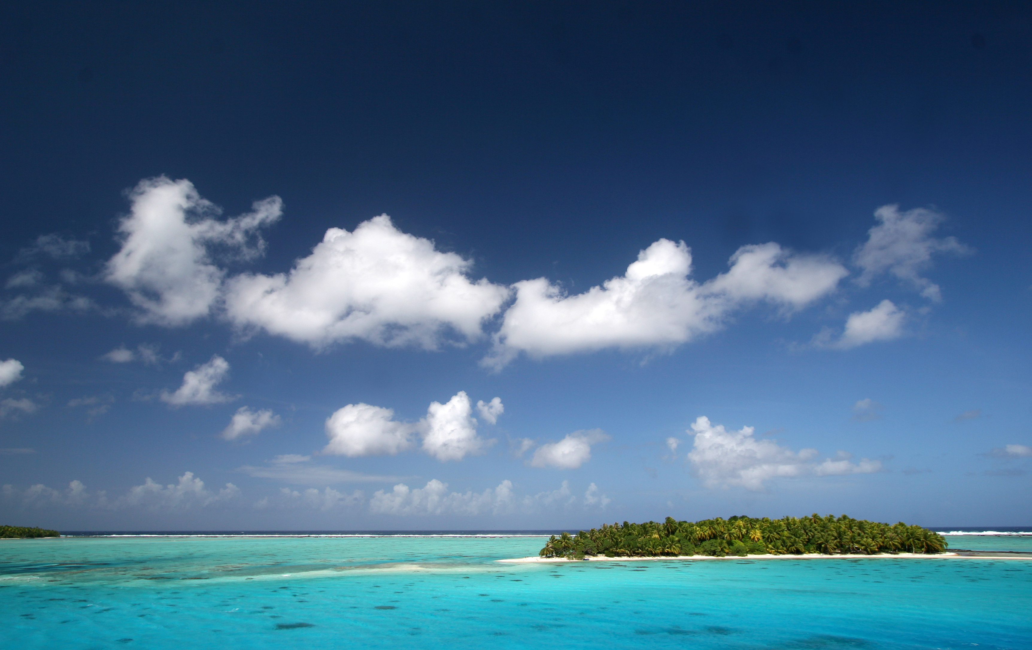 XL French Polynesia Island Sea View