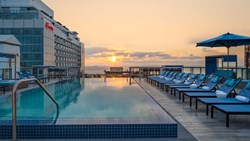 XL USA Florida AC Hotel Miami Pool Sunset Panorama