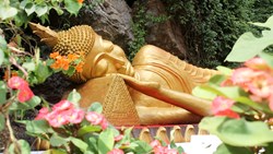 Xl Laos Luang Prabang Mount Phou Si Statue Of Buddha