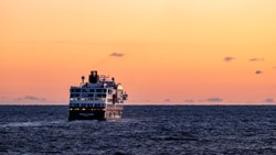 XL Cruise Hurtigruten Trollfjord Golden Hour