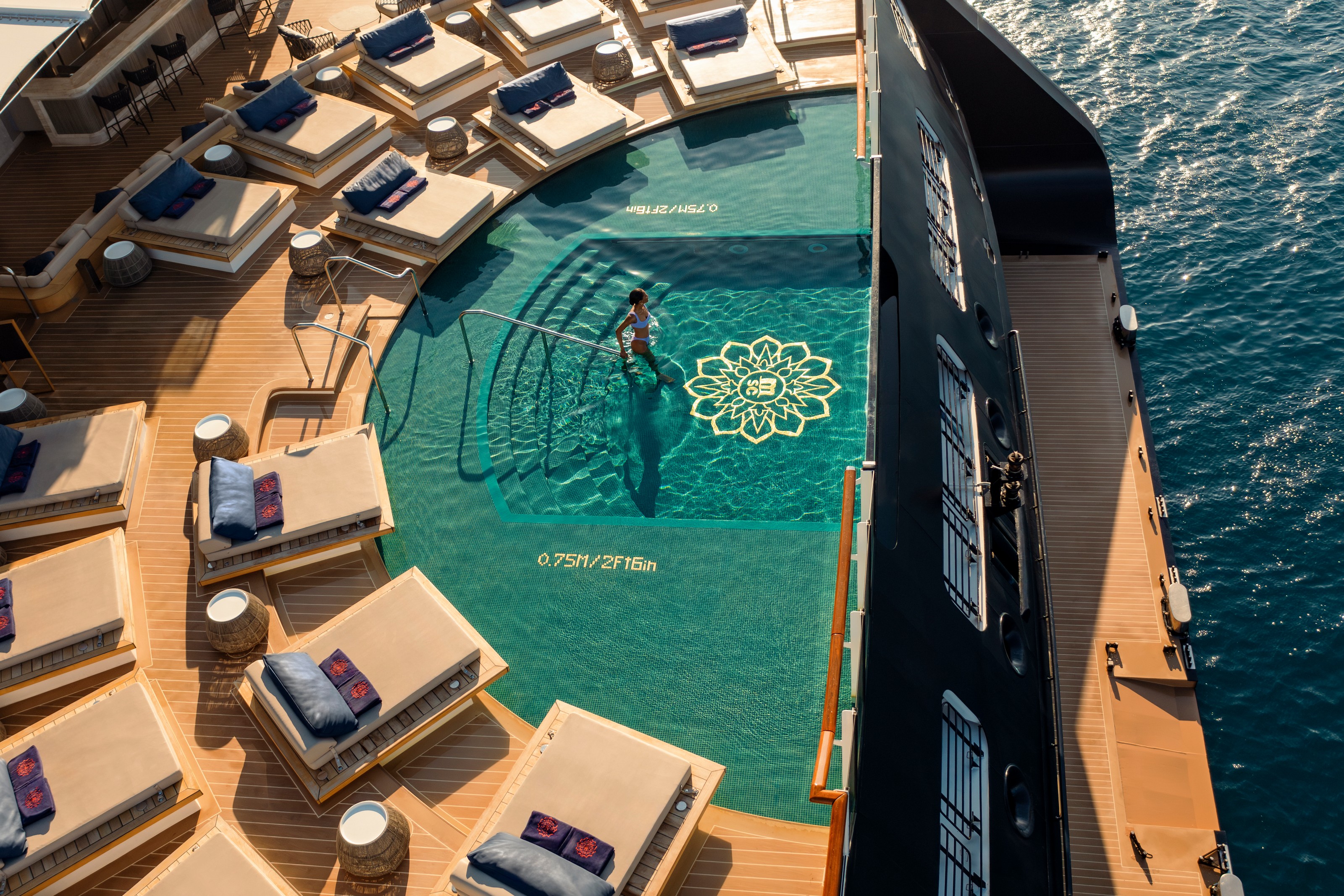 XL Cruise Explora Journeys Explora I Astern Pool & Bar8