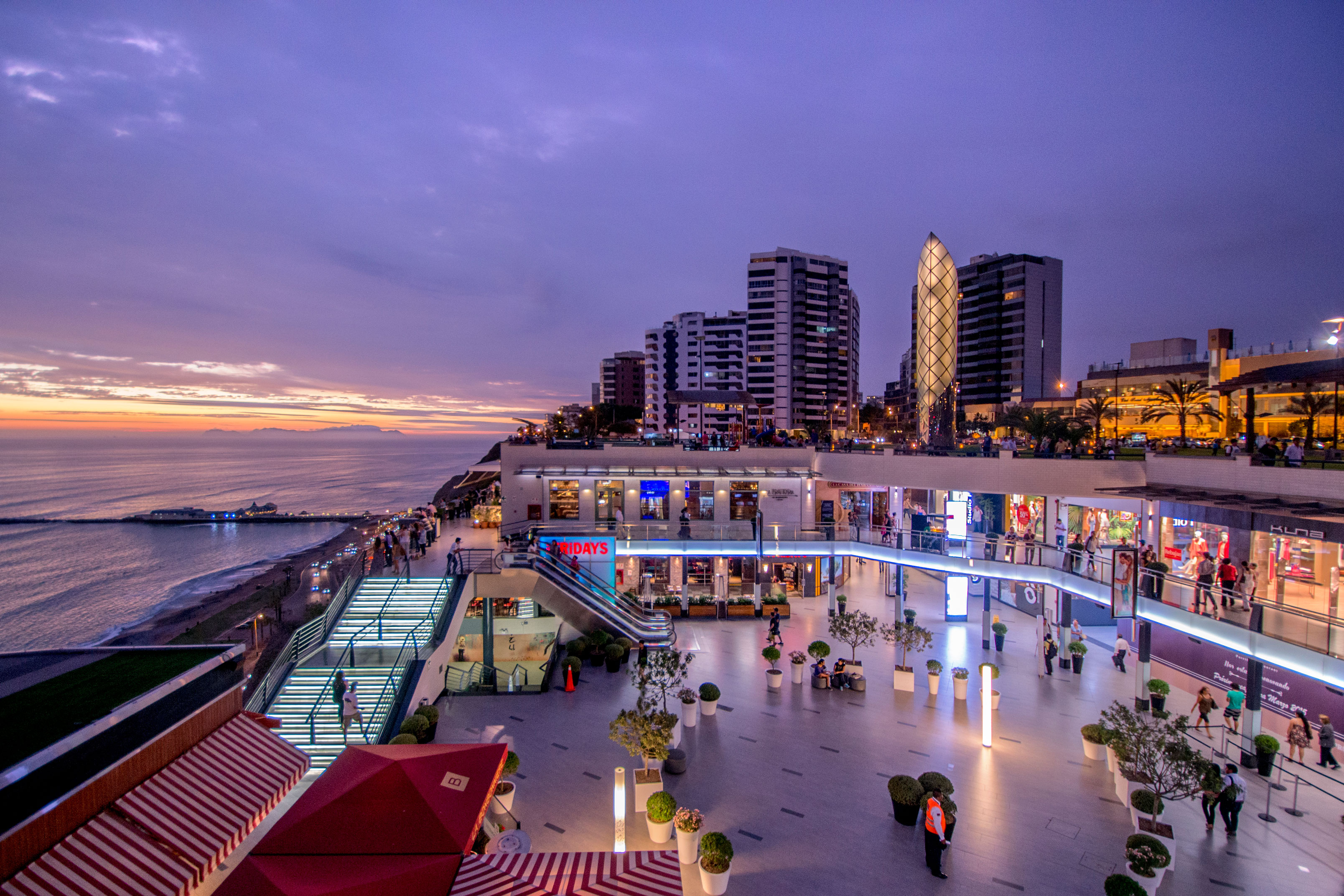XL Peru Lima Larcomar Shopping Mall View Sunset