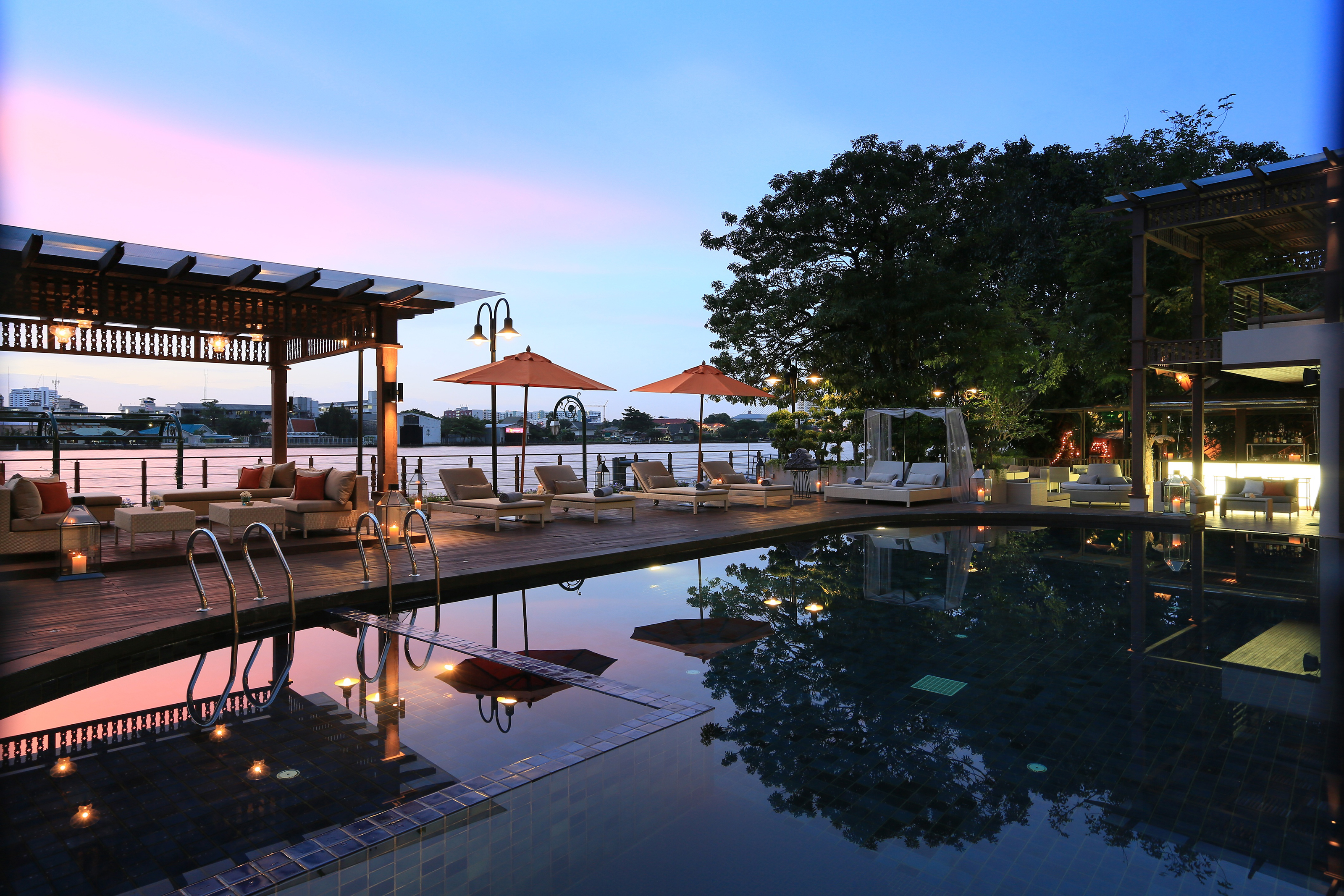 XL Thailand Hotel Riva Surya Bangkok POOL SUNSET