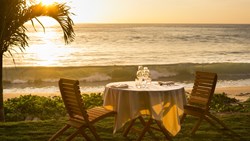 XL Fiji Yatule Resort Vitu Levu Beach View Dinner Ocean Sunset