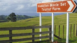 Xl New Zealand Hobbiton Movie Set Tour Entrance