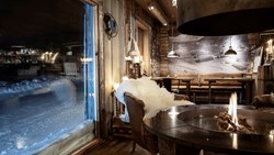 Xl Svalbard Restaurant Gruvelageret Inside