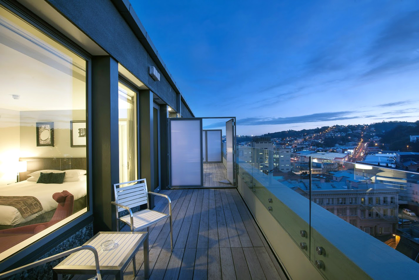 XL New Zealand Scenic Hotel Dunedin View Balcony3
