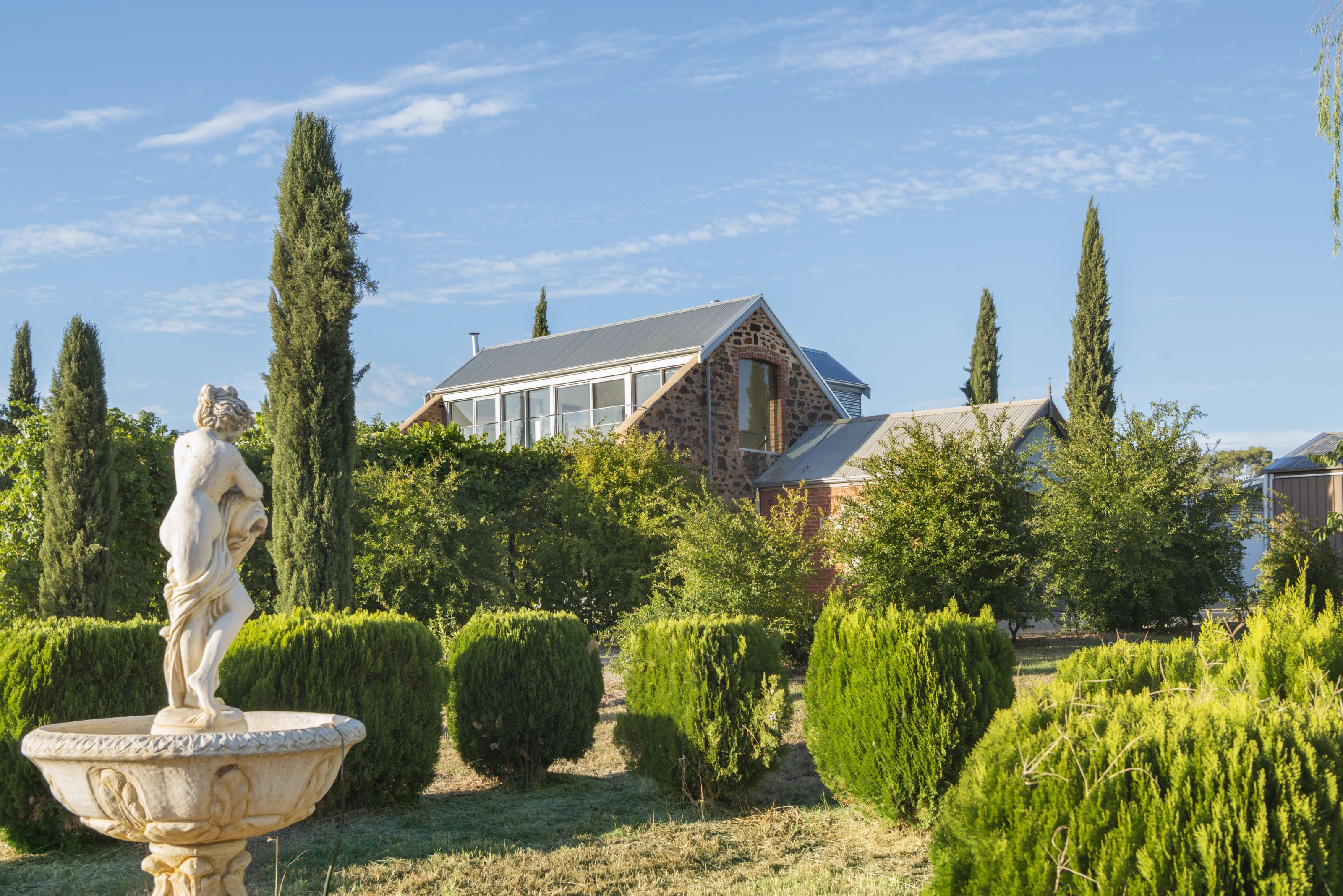 Xl Australia Barossa Shiraz Estate The Barn Exterior Gardens